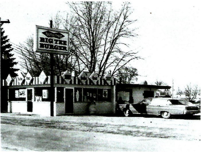 Tastee Freez Big Tee Burger (Jonesys Pizza) - Vintage Photo (newer photo)